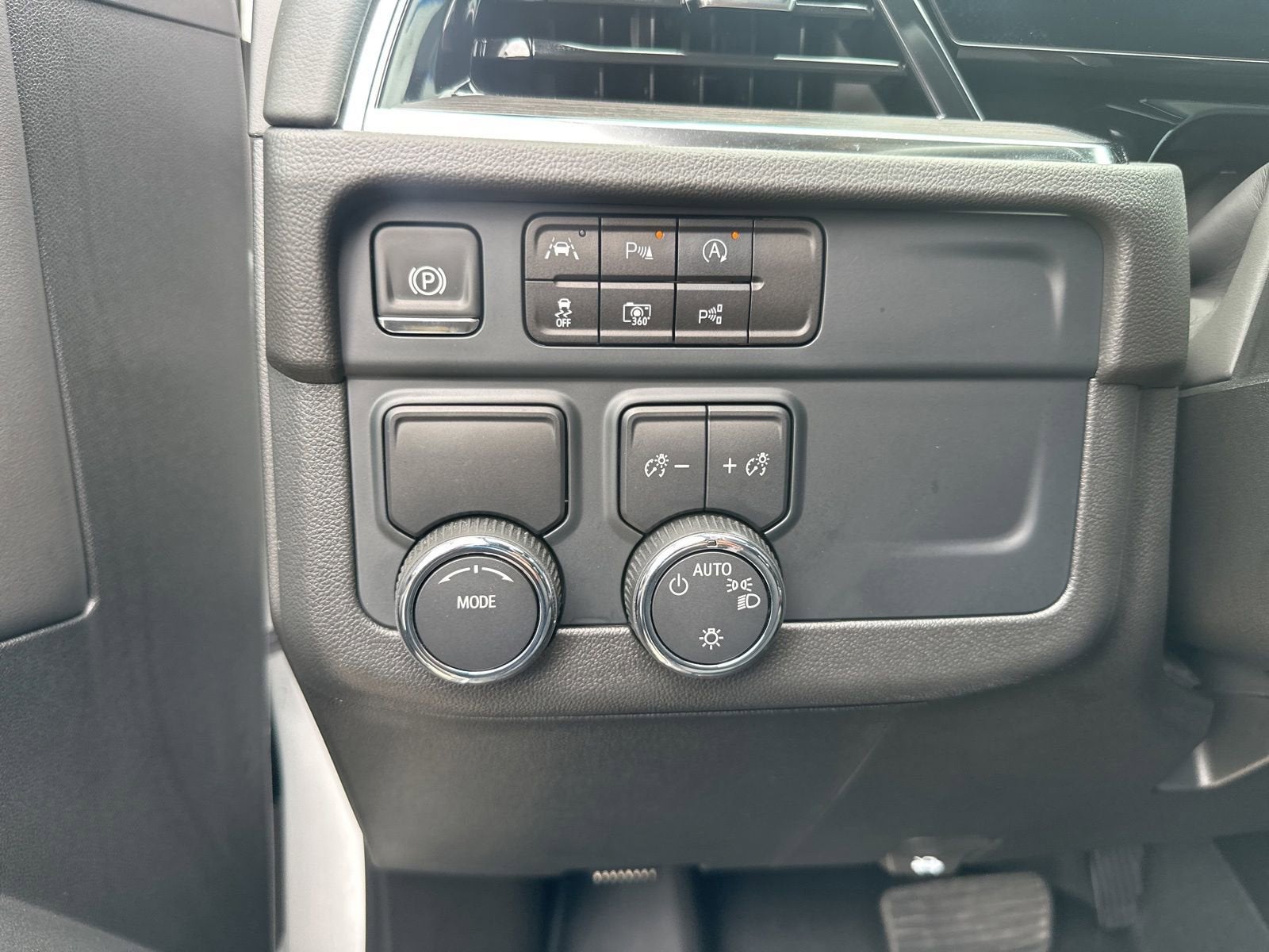 2025 Chevrolet Tahoe LS