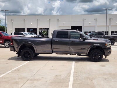 2022 RAM 3500 Laramie Crew Cab 4x4 8' Box