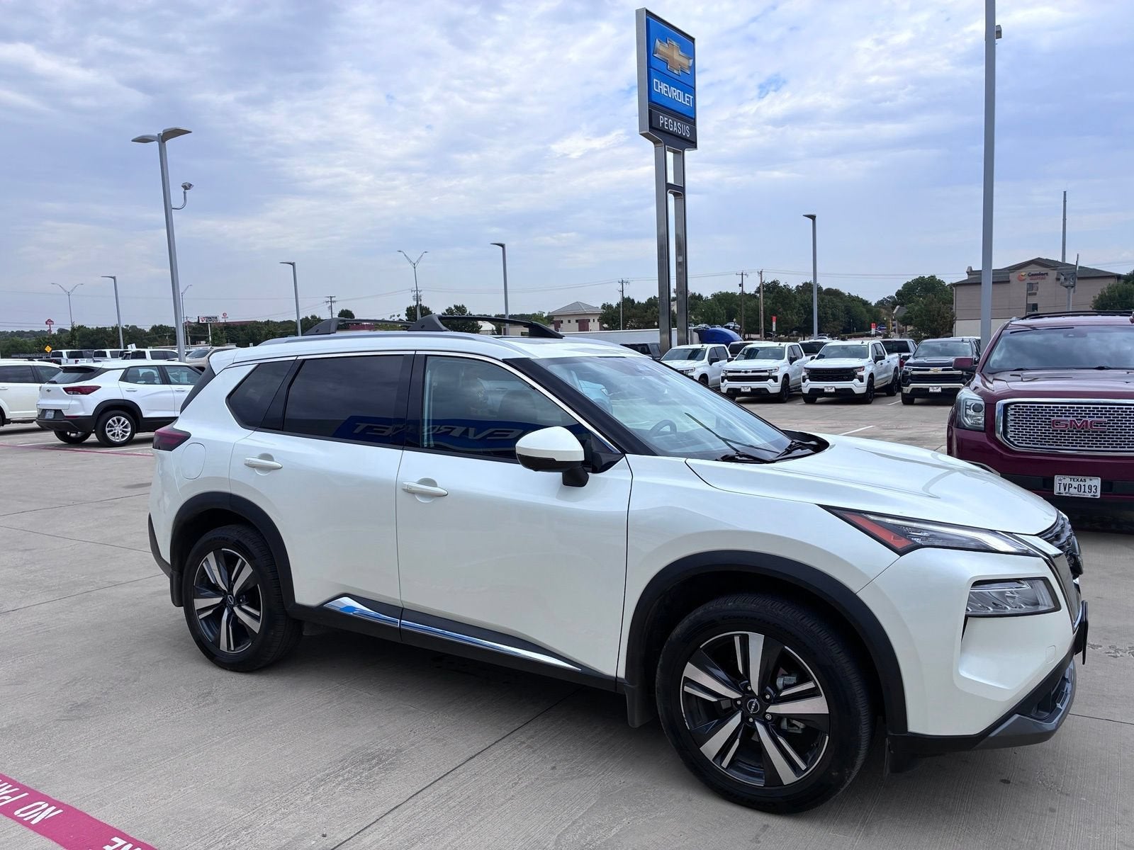 2022 Nissan Rogue SL FWD