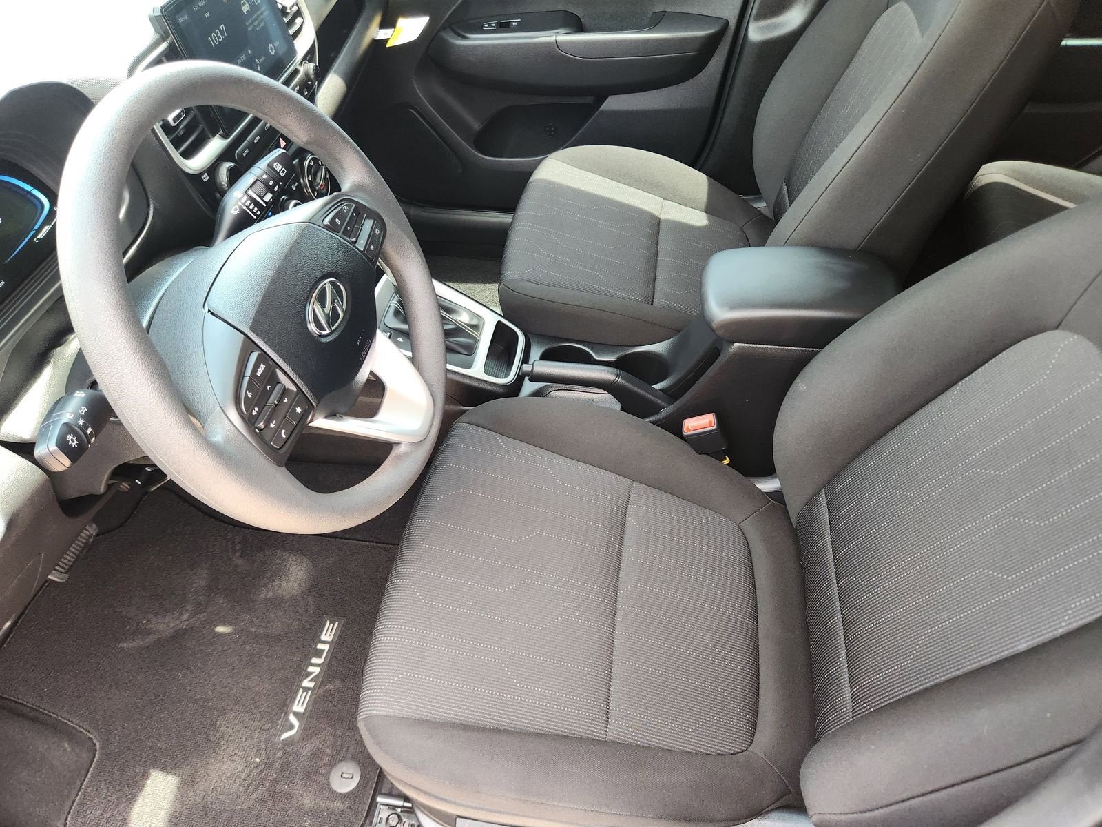 2025 Hyundai Venue SE
