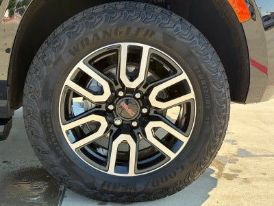2024 GMC Yukon XL AT4