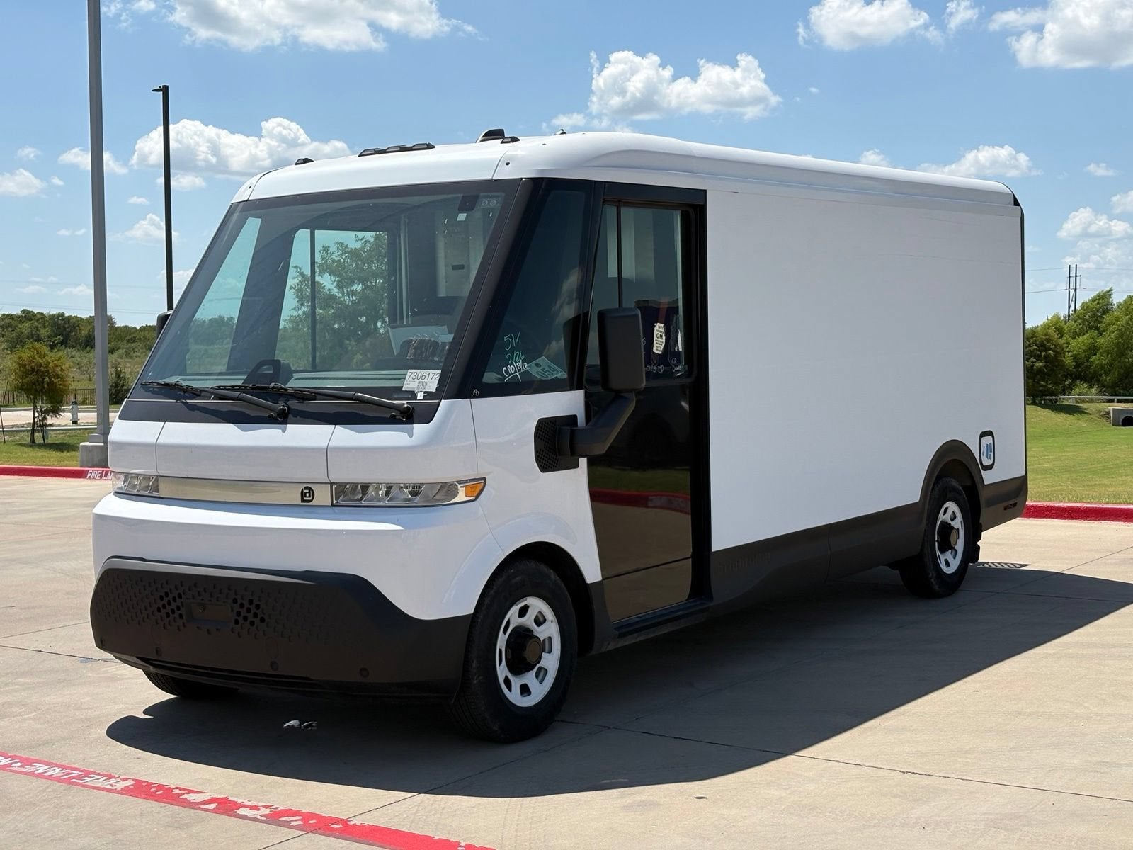 2024 BrightDrop Zevo 600 EJY