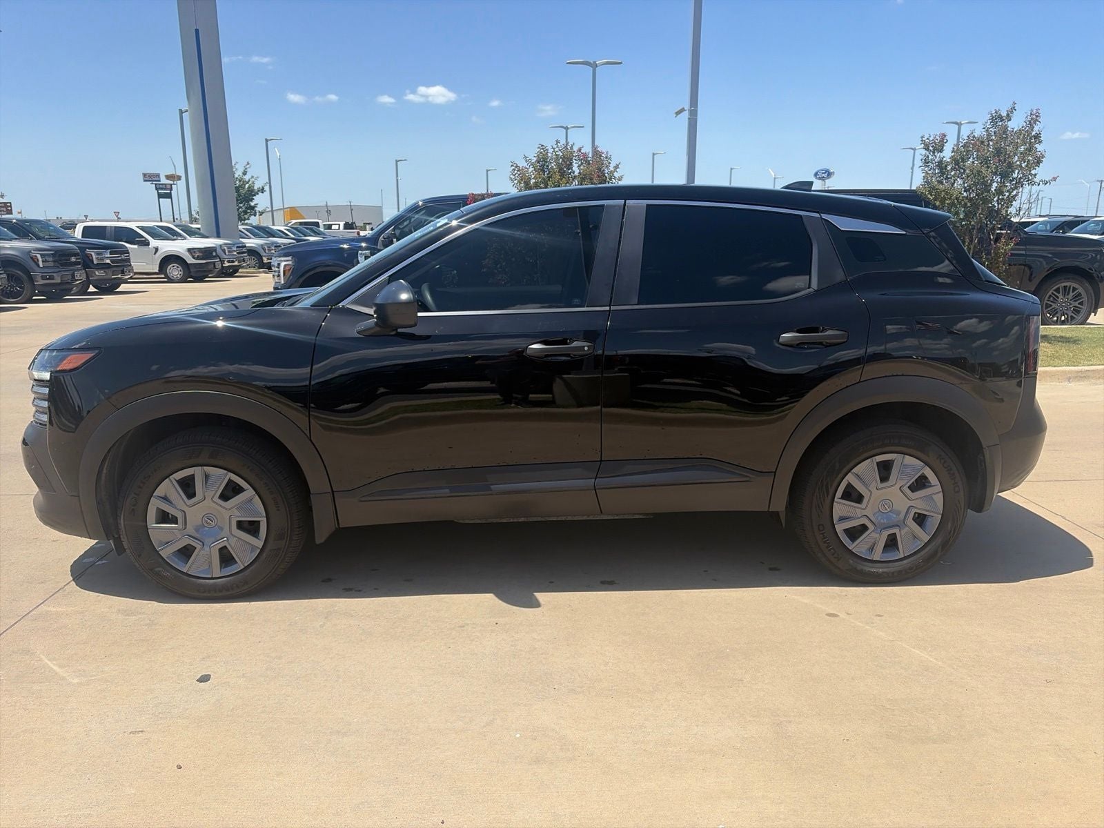 2025 Nissan Kicks S